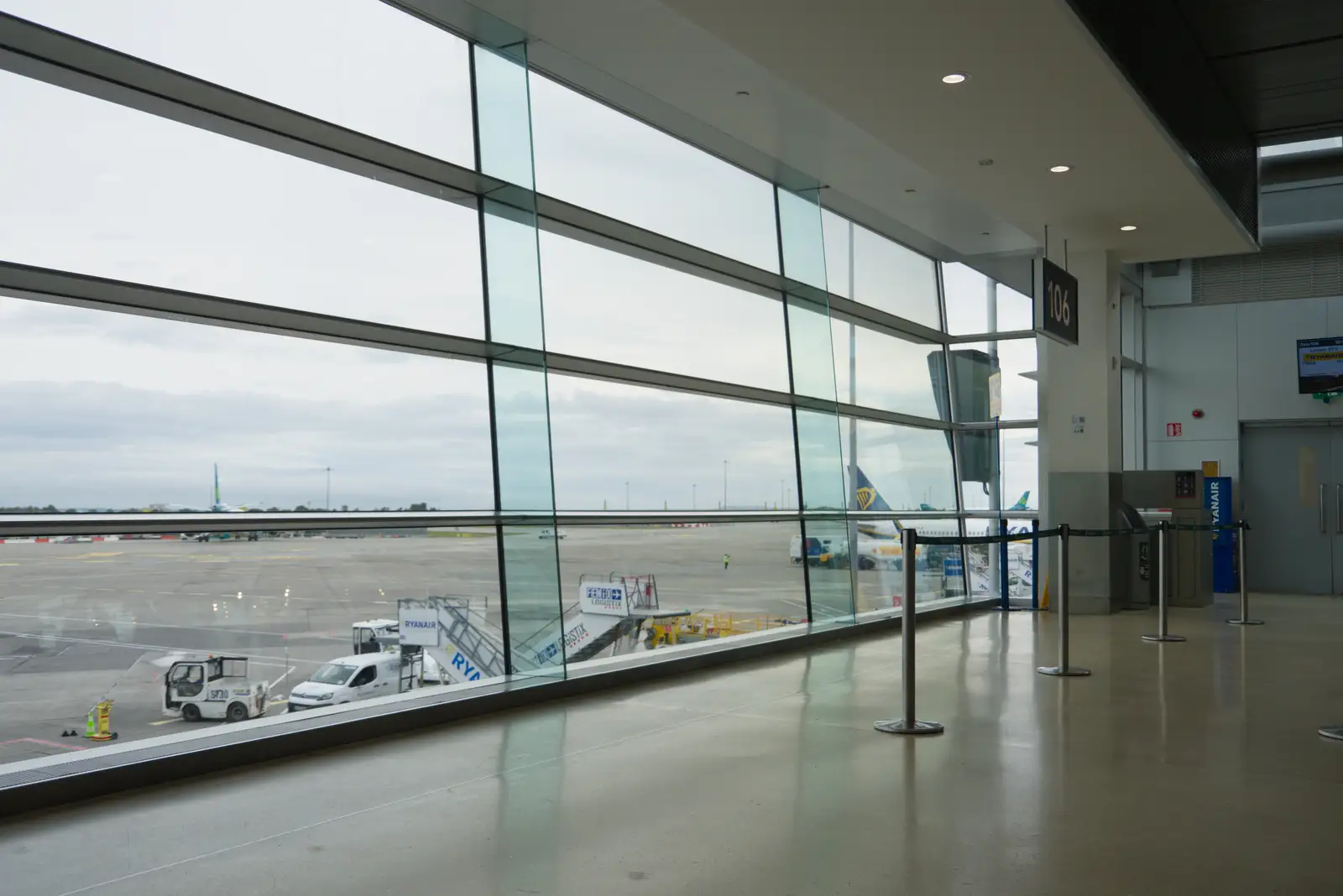 Gate 106 is quiet, from Castle Dargan Golf, Glangelvin and Pizza in Dún Laoghaire, Ireland - 28th August 2026