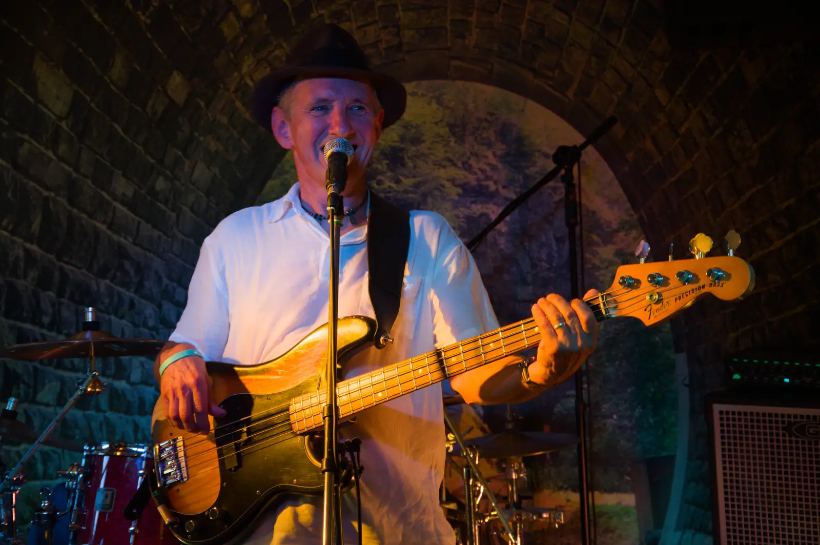 Joe looks towards the bar, from The GSB at Walsham and the Little Blues Band in Mellis, Suffolk - 31st August 2026