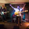 The band finises their epic set, The GSB at Walsham and the Little Blues Band in Mellis, Suffolk - 31st August 2026