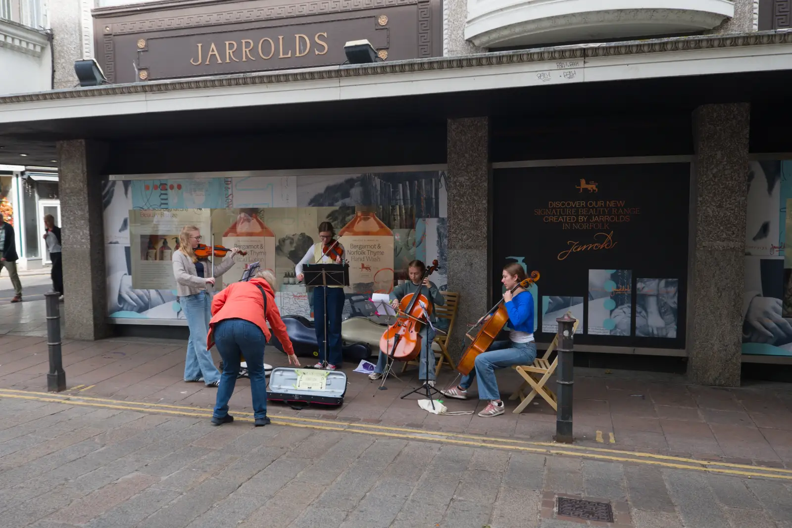 The string girls get a contribution, from Shoe Shopping in Norwich, and Italia Fest at the Oaksmere - 5th September 2026