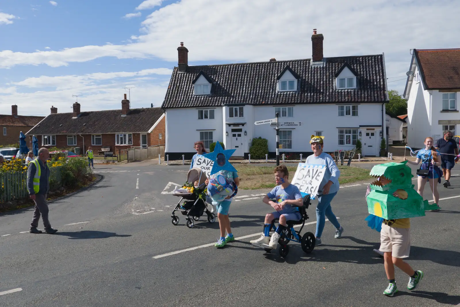 The first part of the parade comes around, from The GSB at the Carnival, Pulham Market, Norfolk - 12th September 2026