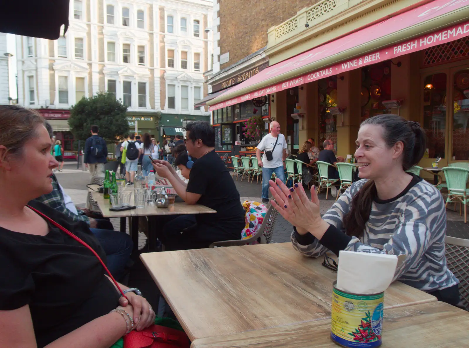 Nosher meets up with Isobel and Jen Mac, from Snow Patrol at the Royal Albert Hall, South Kensington, London - 21st September 2026