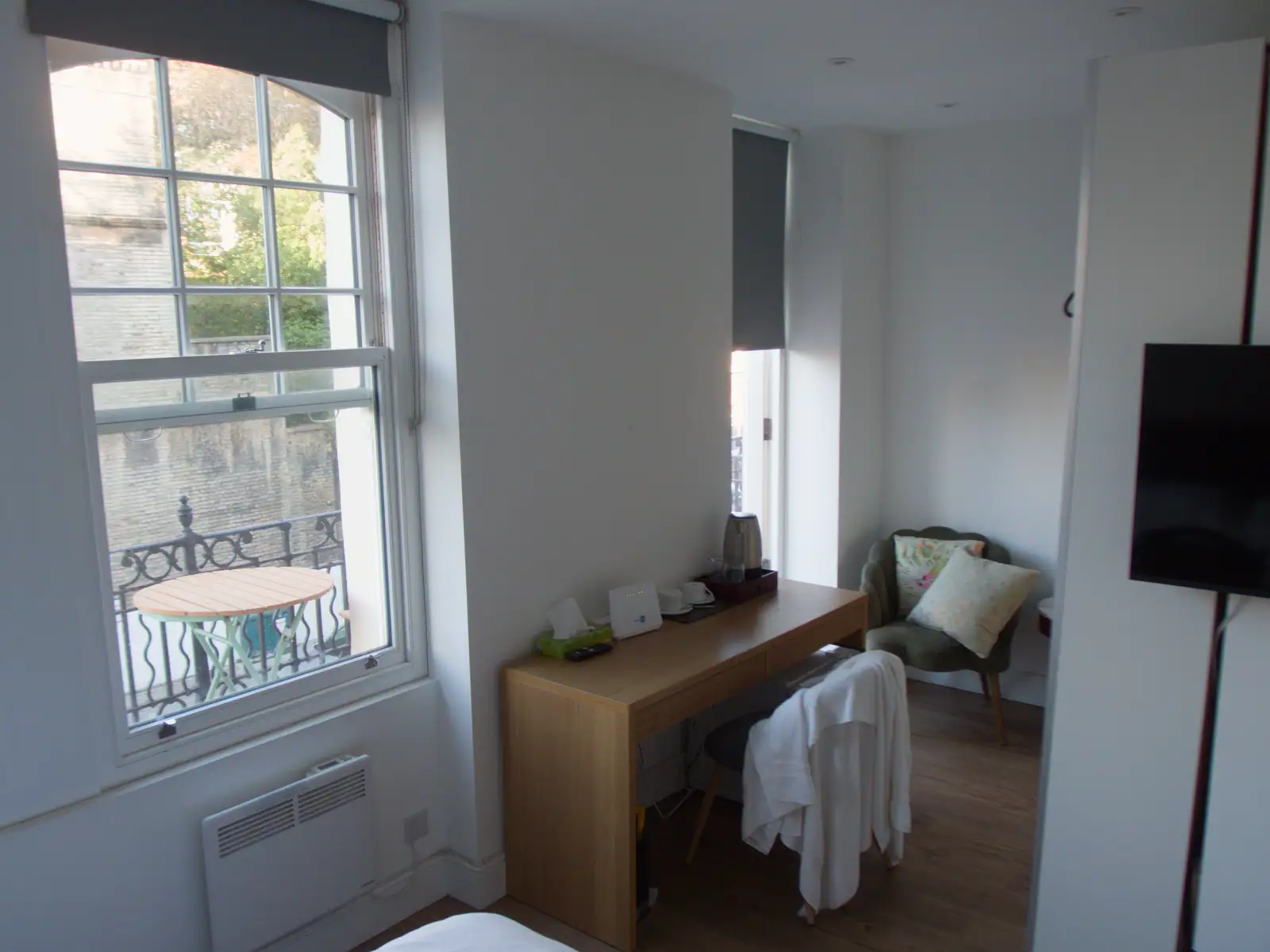 The hotel room, from Snow Patrol at the Royal Albert Hall, South Kensington, London - 21st September 2026