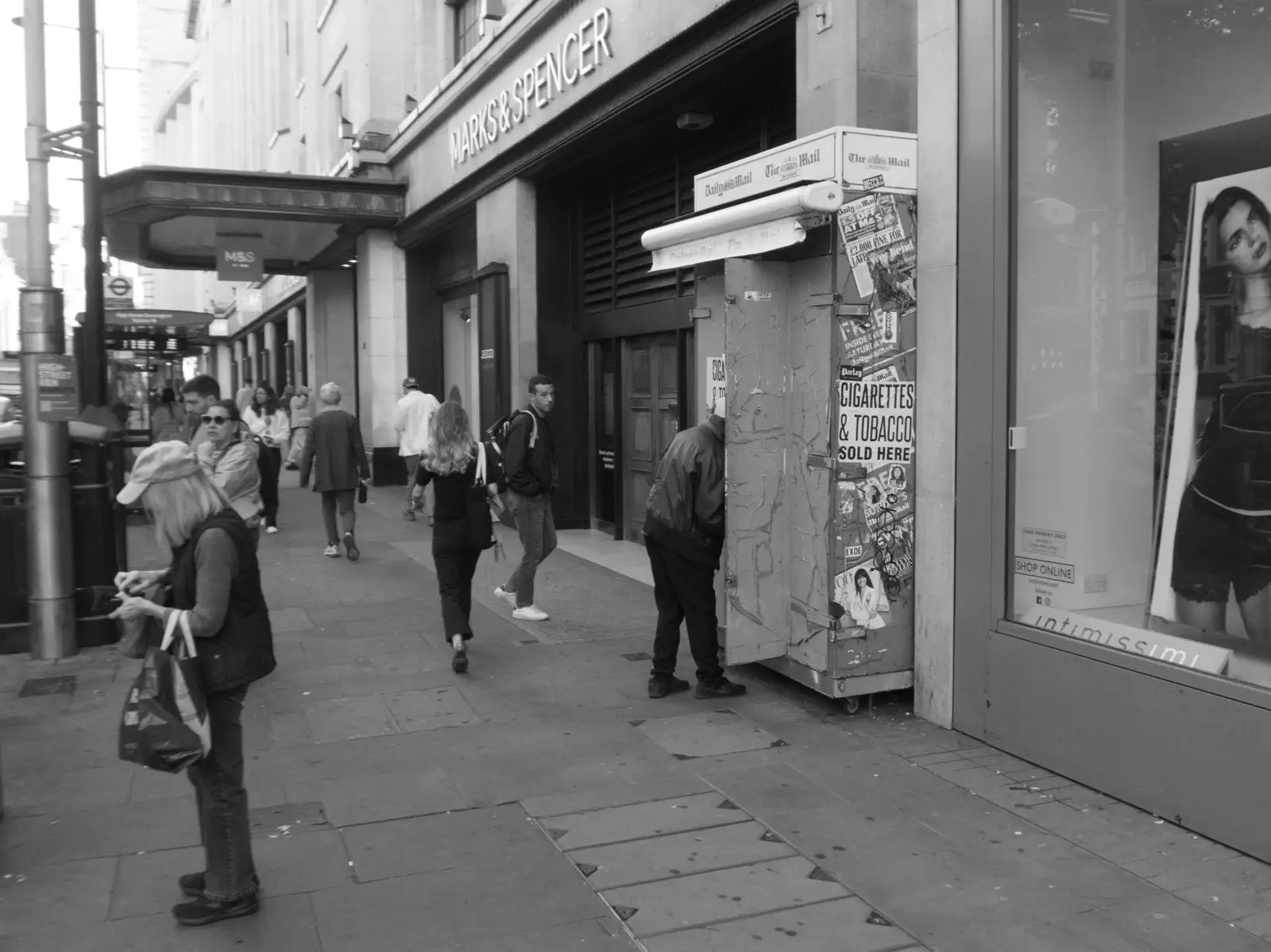 A tiny tobacconist stall opens up near the tube, from Snow Patrol at the Royal Albert Hall, South Kensington, London - 21st September 2026