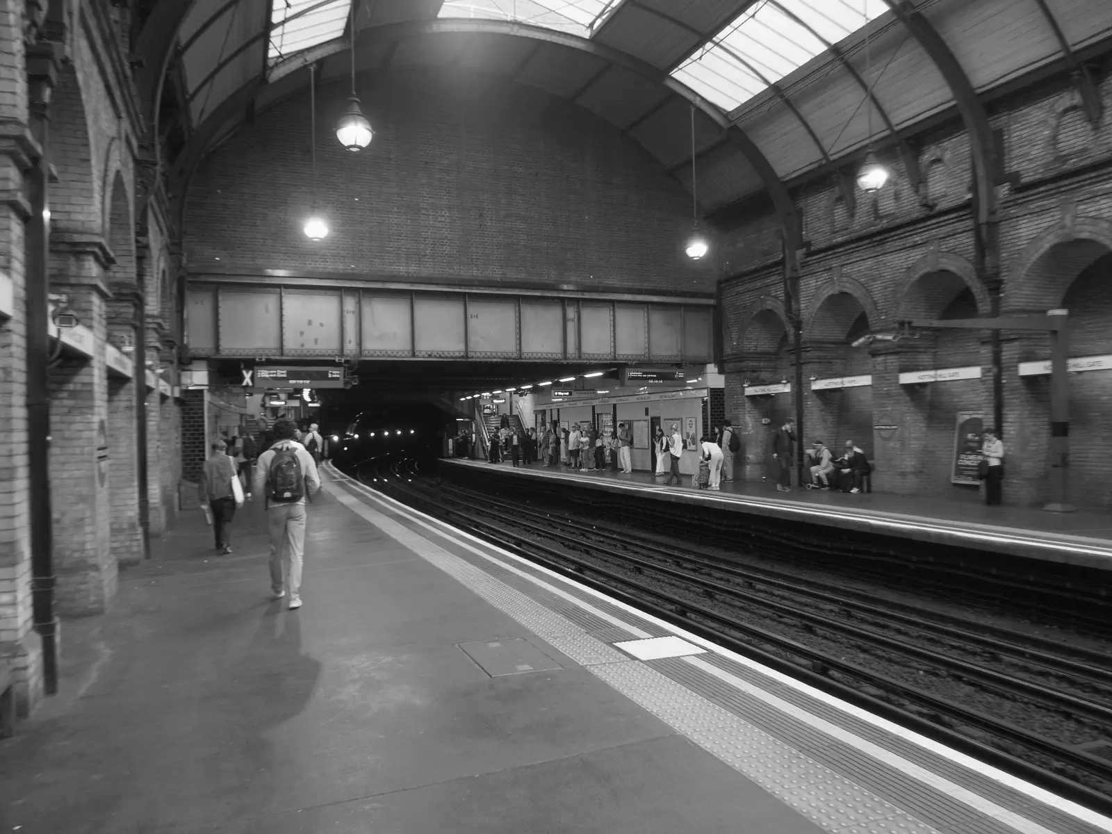 The other end of Notting Hill Gate tube, from Snow Patrol at the Royal Albert Hall, South Kensington, London - 21st September 2026