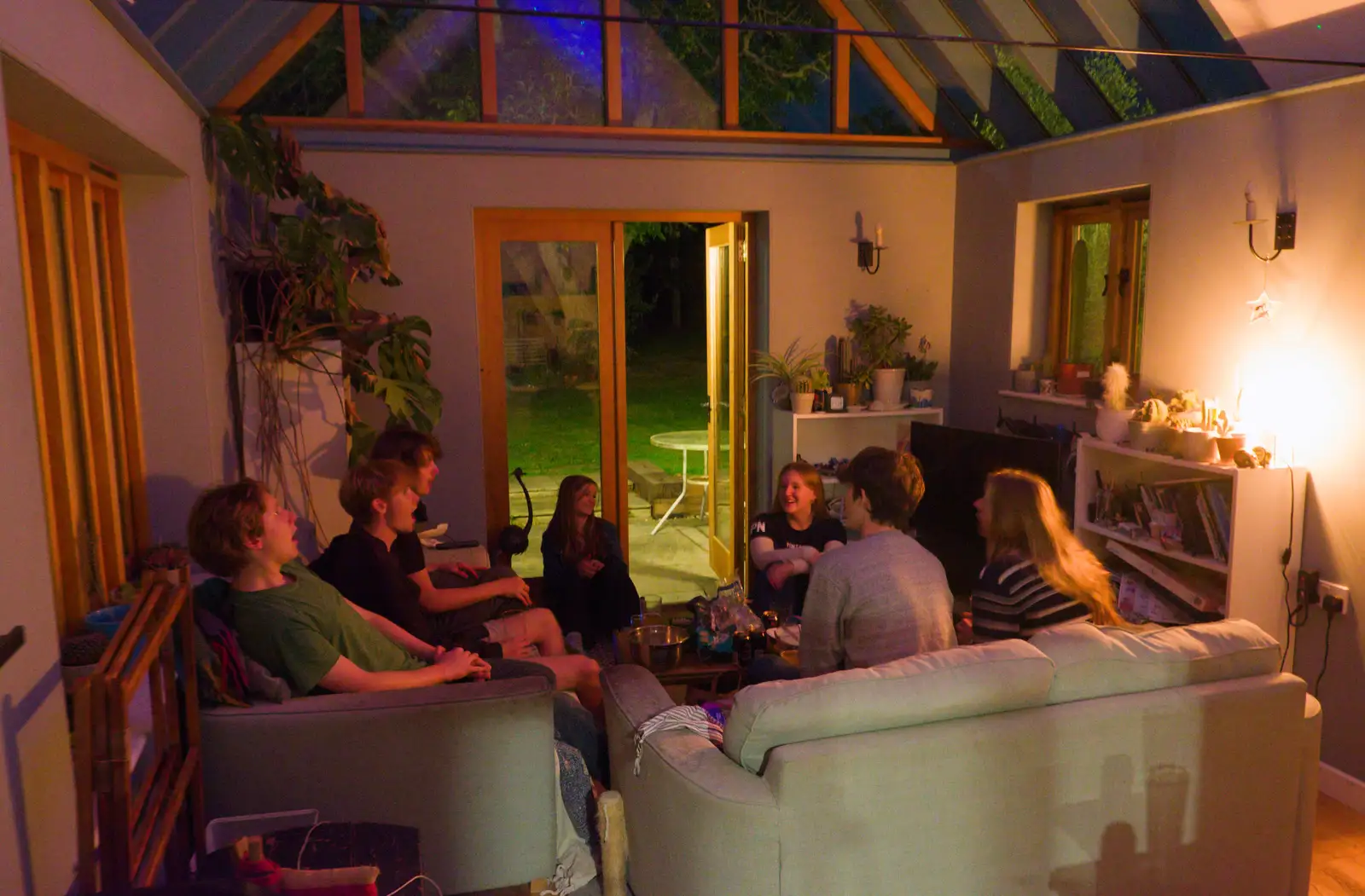 The Yoots are hanging out in the back room, from A GSB Duck Race and a House Party, Brome - 26th September 2026