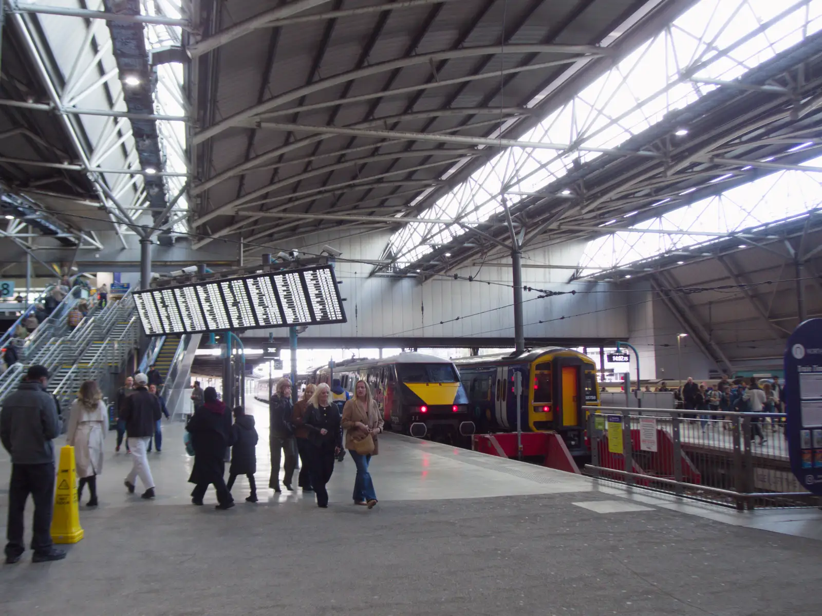 Back at Leeds City Station, from A Visit to the Conservatoire, Leeds, West Yorkshire - 17th October 2026