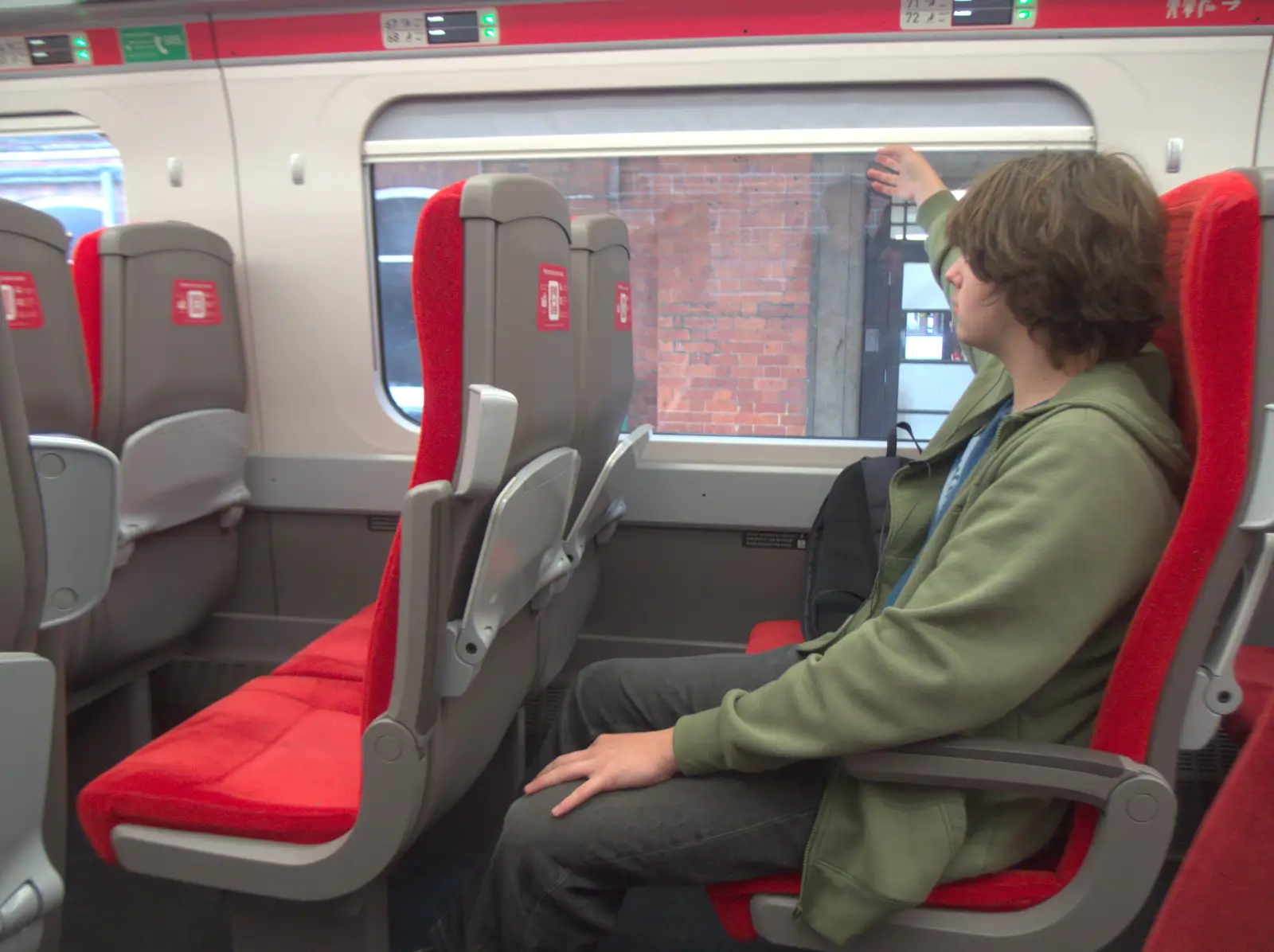 Fred pushes up a window blind on the InterCity 225, from A Visit to the Conservatoire, Leeds, West Yorkshire - 17th October 2026